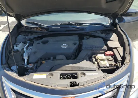 2015 Nissan Altima 2.5 из США, поврежденный, VIN 1N4AL3AP1FN861925